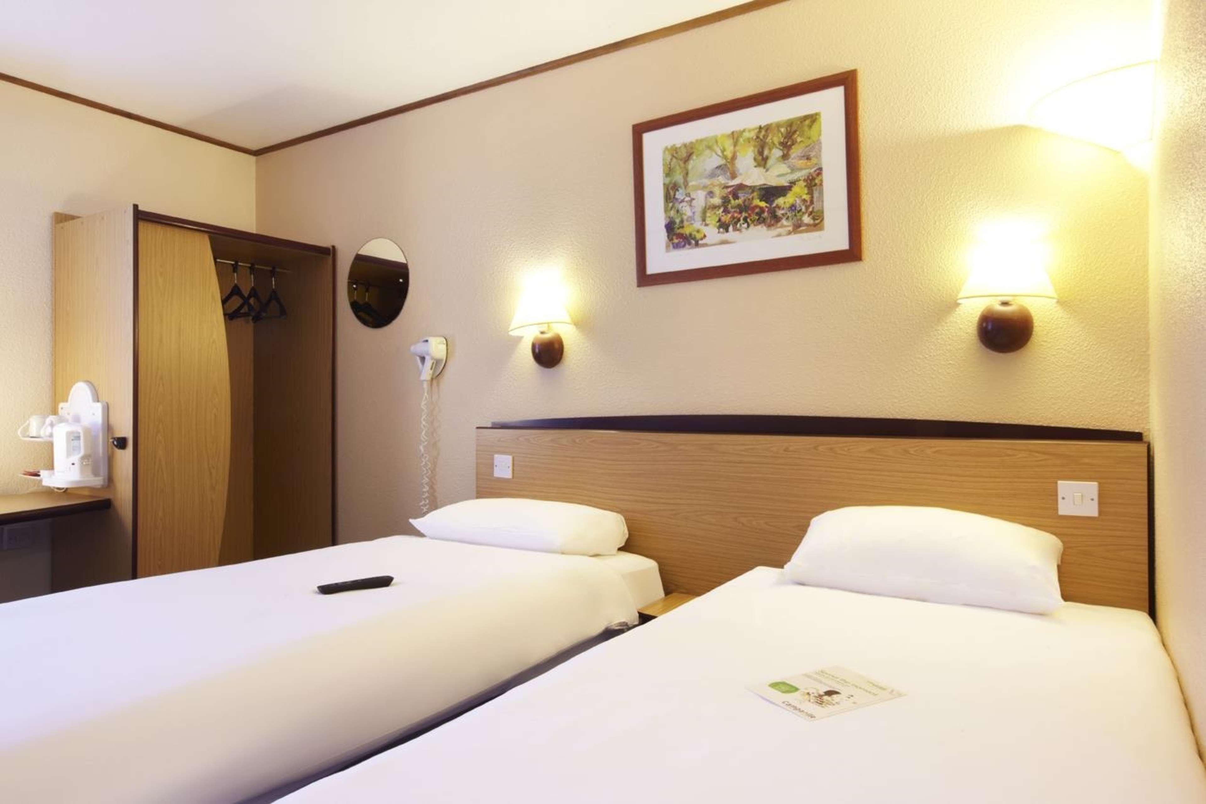 Campanile Hotel Cardiff Esterno foto