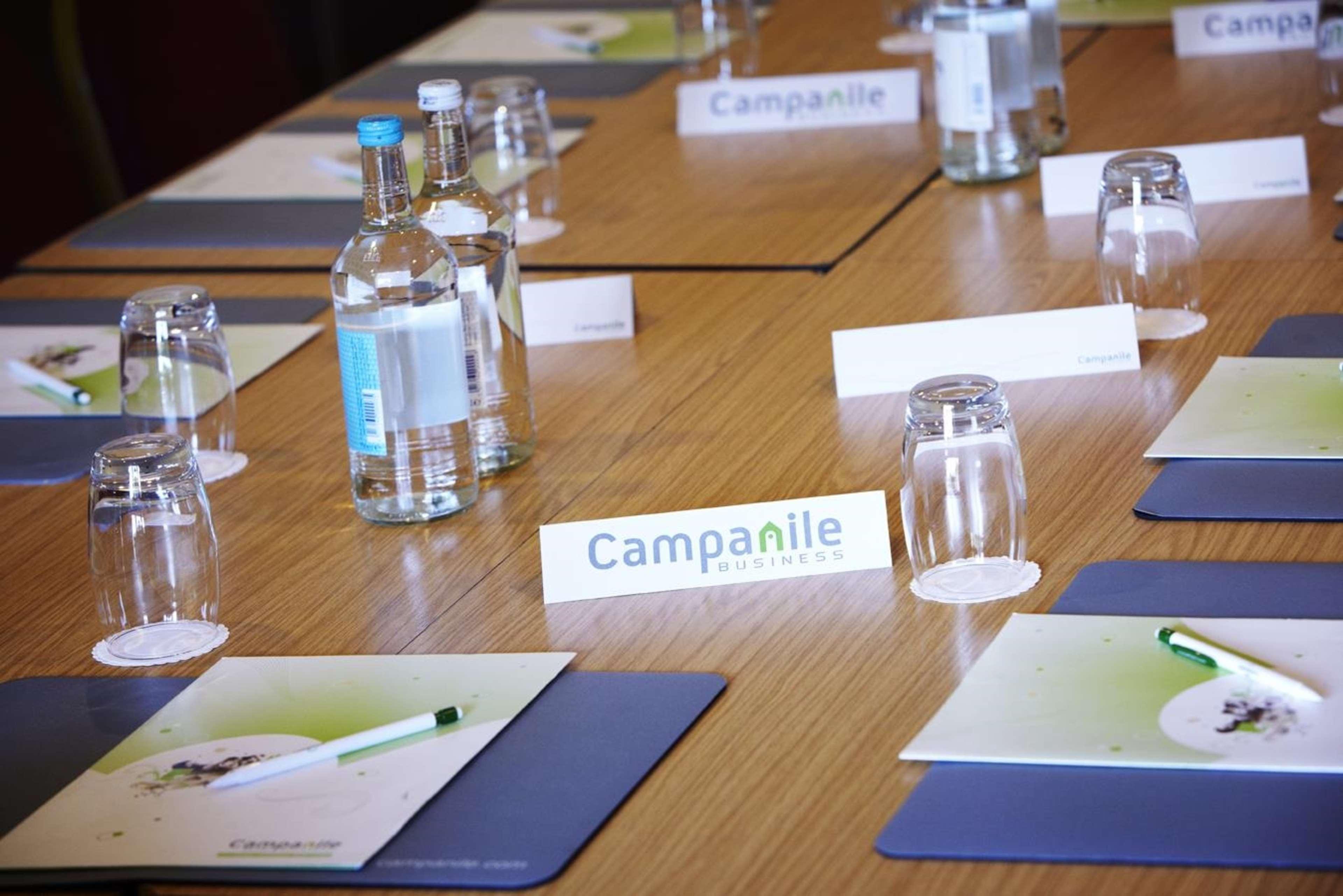 Campanile Hotel Cardiff Esterno foto